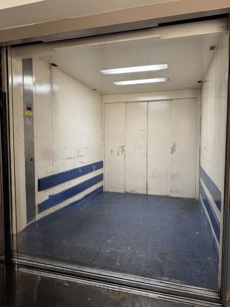 Eunos Techpark, 60 Kaki Bukit Place, 3,714 sqft, Factory / Workshop (B2) For Rent, by Walter Lau, 500234894 - Cargo Lift compartment - CommercialGuru.com.sg