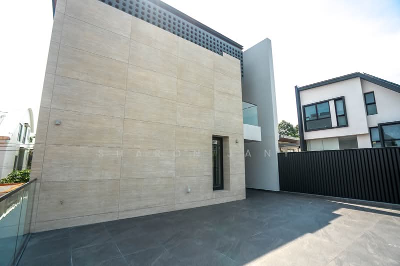 Serangoon Gardens, Serangoon Gardens | Brockhampton Drive, Hougang / Punggol / Sengkang, 6 Bedrooms, 7,460 sqft, Semi-Detached House For Sale, by Sharon Jany, 500234896 - Exterior - PropertyGuru.com.sg