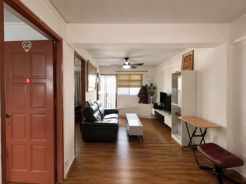 18 Bedok South Road, 18 Bedok South Road, 3 Bedrooms, 699 sqft, HDB Flat For Sale, by Joanne Ting, 500234904 - Living Room - PropertyGuru.com.sg