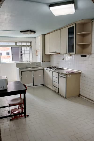 36 Bedok South Avenue 2, 36 Bedok South Avenue 2, 3 Bedrooms, 904 sqft, HDB Flat For Sale, by Sinyi Lim, 500234943 - Kitchen - PropertyGuru.com.sg