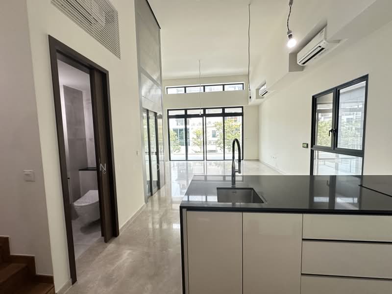 Belgravia Ace, 100 Belgravia Drive, 5 Bedrooms, 3,929 sqft, Semi-Detached House For Sale, by Nicole Chia, 500234957 - Bathroom - PropertyGuru.com.sg