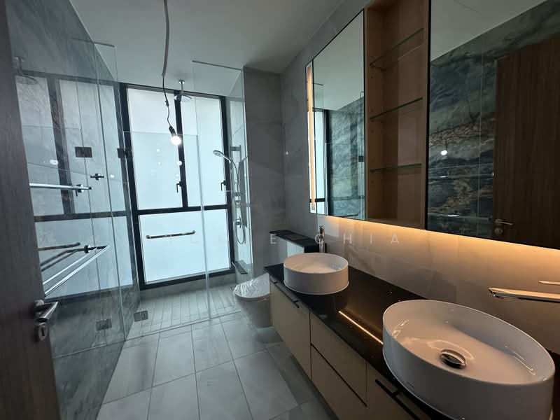 Belgravia Ace, 100 Belgravia Drive, 5 Bedrooms, 3,929 sqft, Semi-Detached House For Sale, by Nicole Chia, 500234957 - Bathroom - PropertyGuru.com.sg