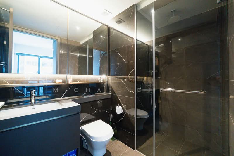The Florence Residences, 83 Hougang Avenue 2, 2 Bedrooms, 667 sqft, Condominium For Sale, by Michael Chen, 500234978 - Bathroom - PropertyGuru.com.sg
