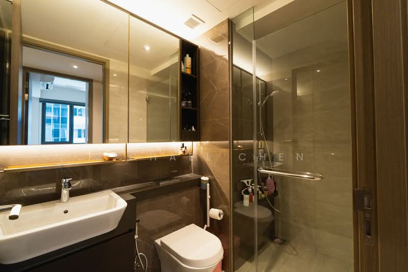 The Florence Residences, 83 Hougang Avenue 2, 2 Bedrooms, 667 sqft, Condominium For Sale, by Michael Chen, 500234978 - Bathroom - PropertyGuru.com.sg