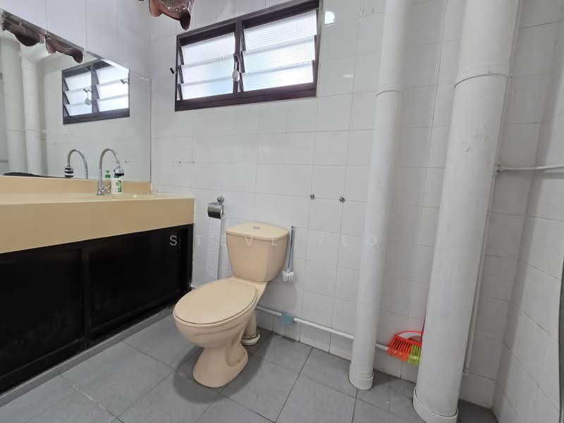 288E Bukit Batok Street 25, 288E Bukit Batok Street 25, 3 Bedrooms, 1,087 sqft, HDB Flat For Sale, by Steve Yeo, 500234979 - Bathroom - PropertyGuru.com.sg