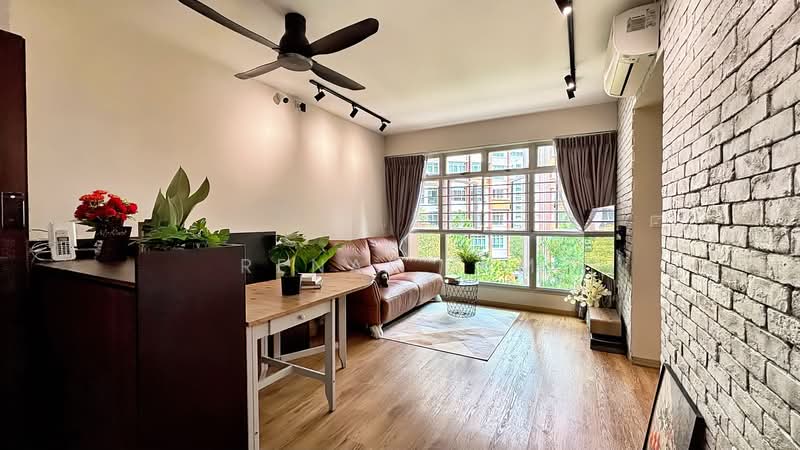 667A Punggol Drive, 667A Punggol Drive, 2 Bedrooms, 732 sqft, HDB Flat For Sale, by Renae Sim, 500234983 - Living Room - PropertyGuru.com.sg
