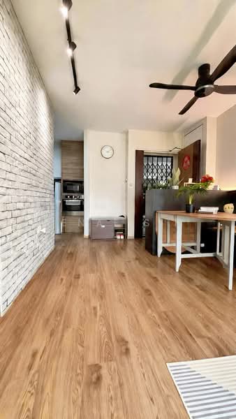 667A Punggol Drive, 667A Punggol Drive, 2 Bedrooms, 732 sqft, HDB Flat For Sale, by Renae Sim, 500234983 - Living Room - PropertyGuru.com.sg