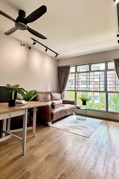 667A Punggol Drive, 667A Punggol Drive, 2 Bedrooms, 732 sqft, HDB Flat For Sale, by Renae Sim, 500234983 - Living Room - PropertyGuru.com.sg