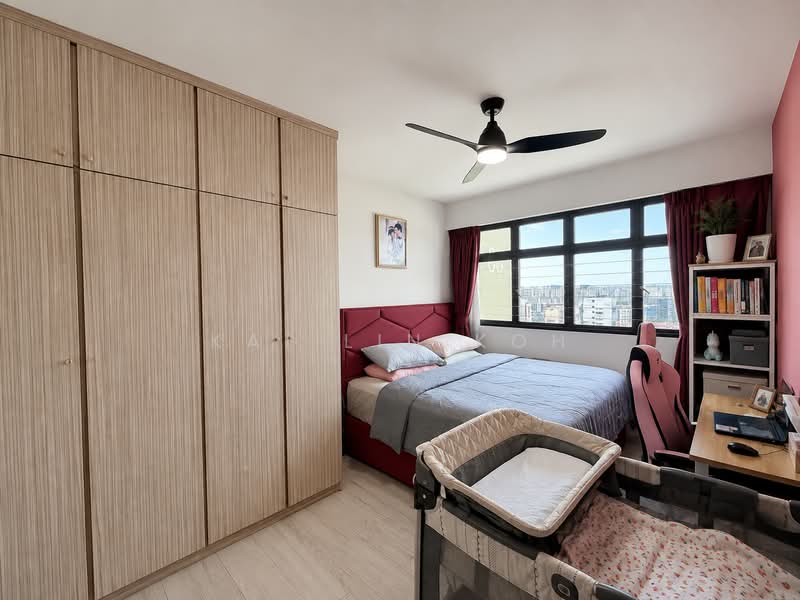 63 Greentops @ Sims Place, 63 Sims Place, 2 Bedrooms, 732 sqft, HDB Flat For Rent, by Kai Lin Koh, 500234986 - Master Bedroom - PropertyGuru.com.sg