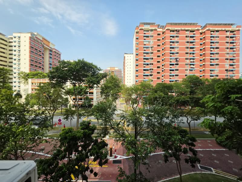 736 Tampines Street 72, 736 Tampines Street 72, Room Rental, 250 sqft, HDB Flat For Rent, by Melvin Lo, 500234992 - Exterior - PropertyGuru.com.sg