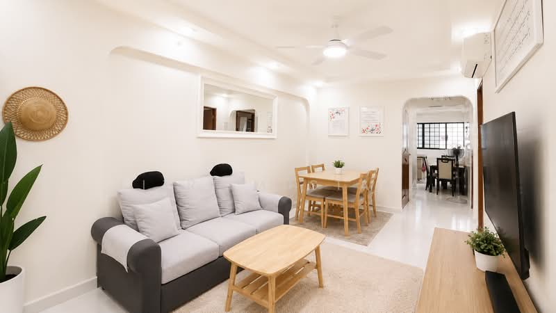 214 Yishun Street 21, 214 Yishun Street 21, Sembawang / Yishun, 2 Bedrooms, 721 sqft, HDB Flat For Sale, by Fitri Mustafa, 500235011 - Living Room - PropertyGuru.com.sg