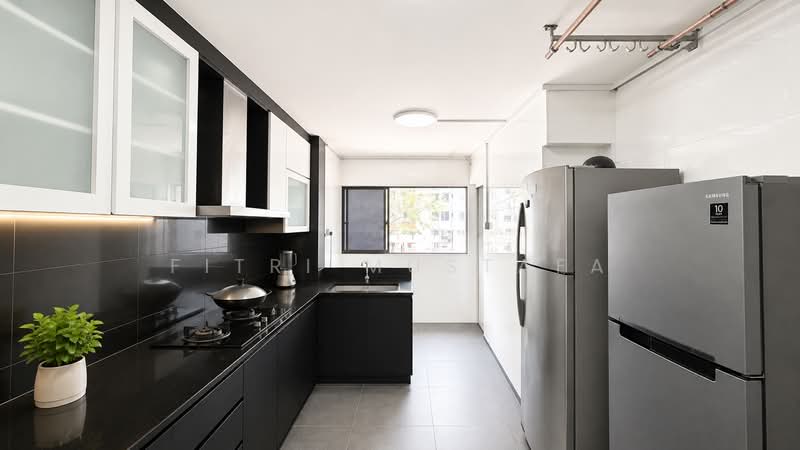 501 Bukit Batok Street 52, 501 Bukit Batok Street 52, 2 Bedrooms, 689 sqft, HDB Flat For Sale, by Fitri Mustafa, 500235015 - Kitchen - PropertyGuru.com.sg