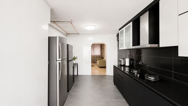 501 Bukit Batok Street 52, 501 Bukit Batok Street 52, 2 Bedrooms, 689 sqft, HDB Flat For Sale, by Fitri Mustafa, 500235015 - Kitchen - PropertyGuru.com.sg