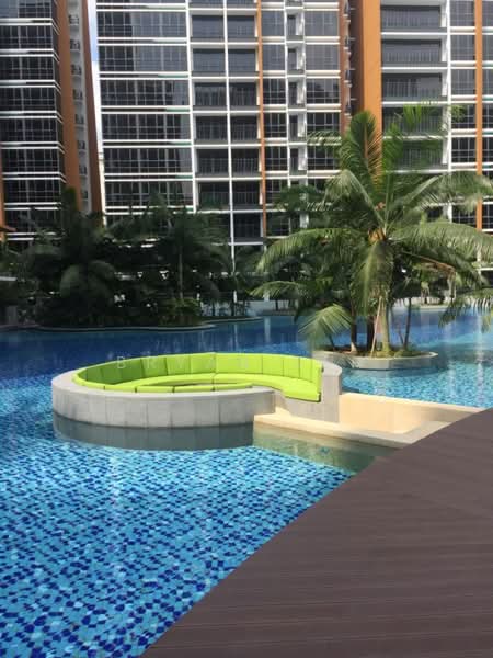 Coco Palms, 21 Pasir Ris Grove, Room Rental, 110 sqft, Condominium For Rent, by Bryan Teh, 500235016 - Pool - PropertyGuru.com.sg