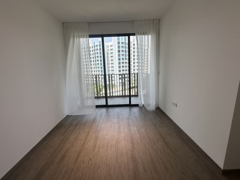 Norwood Grand, , 4 Bedrooms, 1,313 sqft, Condominium For Sale, by Keeve Ng, 500235017 - Balcony - PropertyGuru.com.sg