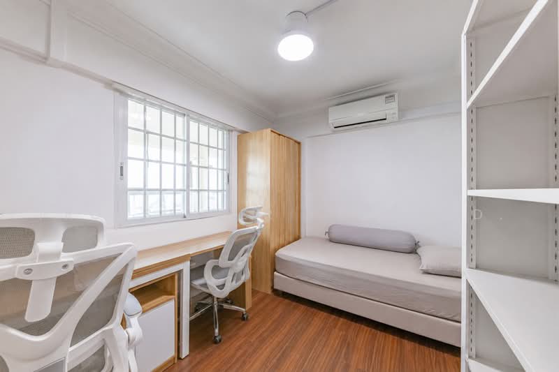 606 Ang Mo Kio Avenue 5, 606 Ang Mo Kio Avenue 5, 2 Bedrooms, 721 sqft, HDB Flat For Sale, by Elaine Wong, 500235025 - Bedroom - PropertyGuru.com.sg