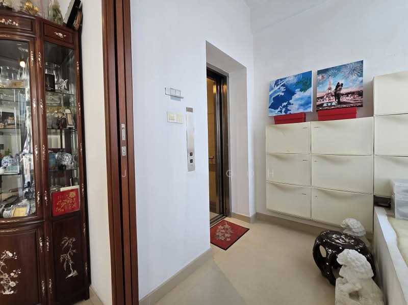 Cliften, 48 Ewe Boon Road, 3 Bedrooms, 1,184 sqft, Apartment For Sale, by Julia Goh, 500235031 - Private Lift - PropertyGuru.com.sg