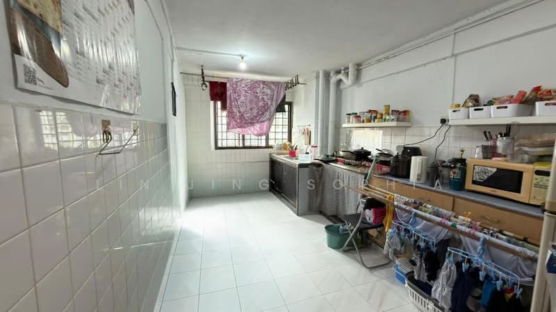 245 Jurong East Street 24, 245 Jurong East Street 24, 2 Bedrooms, 721 sqft, HDB Flat For Sale, by Lin Jing Sophia, 500235042 - Kitchen - PropertyGuru.com.sg
