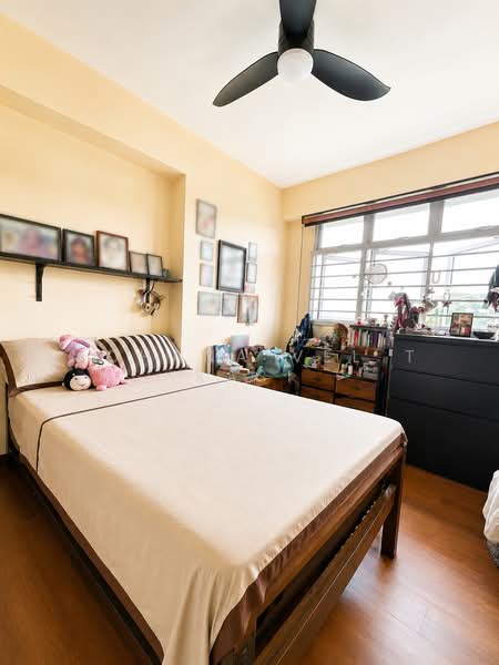 107B Canberra Street, 107B Canberra Street, 3 Bedrooms, 1,001 sqft, HDB Flat For Sale, by Mohana Vel T Kasi, 500235044 - Common Bedroom - PropertyGuru.com.sg