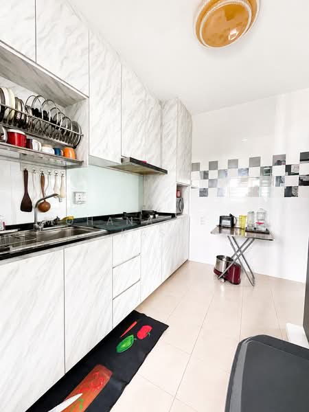 107B Canberra Street, 107B Canberra Street, 3 Bedrooms, 1,001 sqft, HDB Flat For Sale, by Mohana Vel T Kasi, 500235044 - Kitchen - PropertyGuru.com.sg