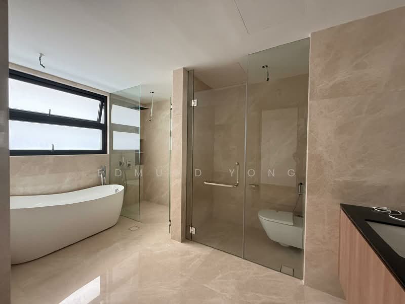 DISTRICT 13 | BRADDELL HEIGHTS ESTATE | Brand New FREEHOLD 2.5 Storey Bungalow, Braddell Heights Estate, 6 Bedrooms, 8,969 sqft, Detached House For Sale, by Edmund Yong, 500235045 - Bathroom - PropertyGuru.com.sg