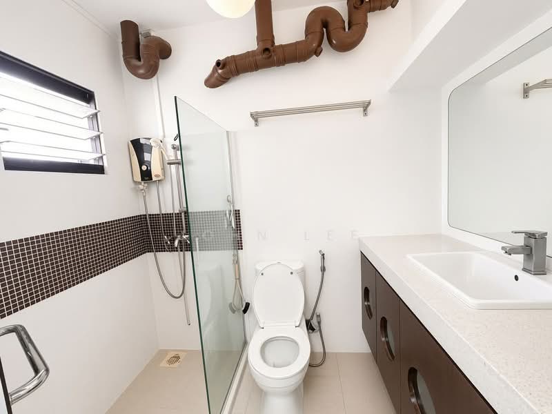 262D Compassvale Street, 262D Compassvale Street, 3 Bedrooms, 1,184 sqft, HDB Flat For Sale, by John Lee, 500235055 - Bathroom - PropertyGuru.com.sg