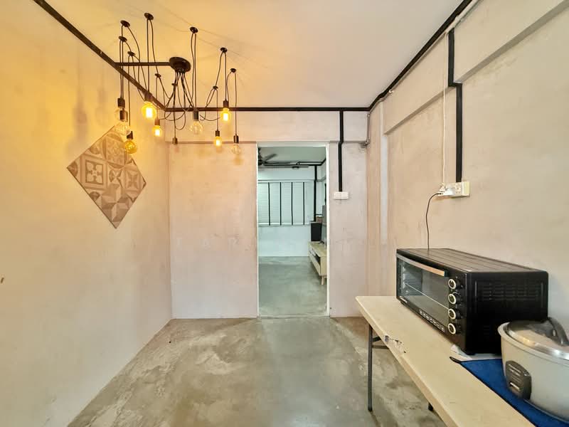 635 Yishun Street 61, 635 Yishun Street 61, 3 Bedrooms, 904 sqft, HDB Flat For Sale, by Farihin ., 500235057 - Interior - PropertyGuru.com.sg