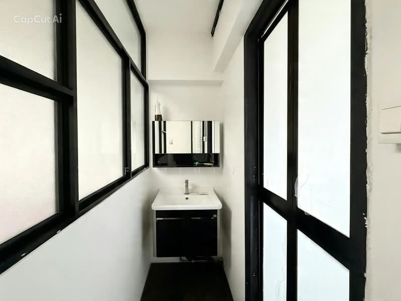 635 Yishun Street 61, 635 Yishun Street 61, 3 Bedrooms, 904 sqft, HDB Flat For Sale, by Farihin ., 500235057 - Bathroom - PropertyGuru.com.sg
