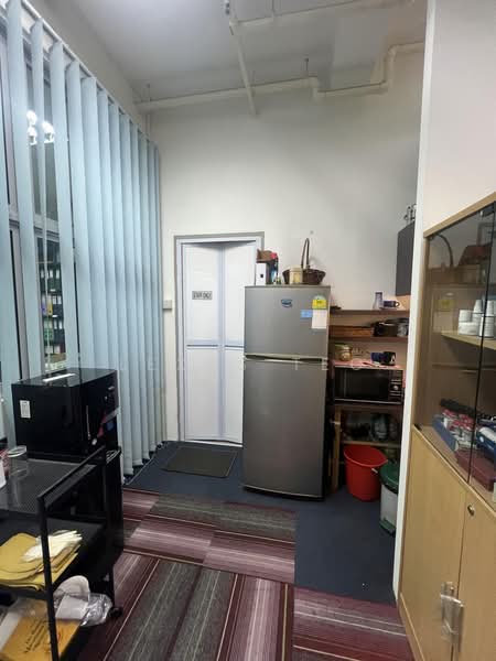 First Centre, 50 Serangoon North Avenue 4, 1,561 sqft, Light Industrial (B1) For Sale, by Lexus Teo, 500235060 - CommercialGuru.com.sg