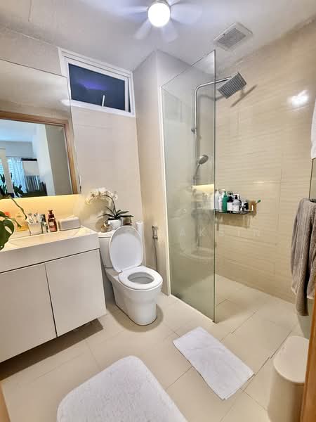 The Tampines Trilliant, 21 Tampines Central 7, 3 Bedrooms, 1,130 sqft, Executive Condominium For Sale, by Azhar Baksin, 500235101 - Master Bathroom - PropertyGuru.com.sg