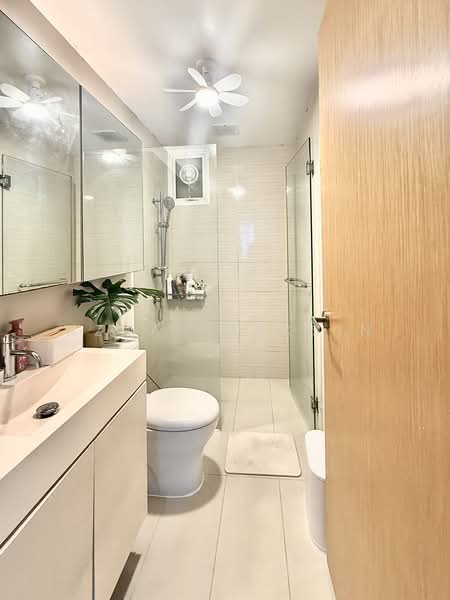 The Tampines Trilliant, 21 Tampines Central 7, 3 Bedrooms, 1,130 sqft, Executive Condominium For Sale, by Azhar Baksin, 500235101 - Common Bathroom - PropertyGuru.com.sg