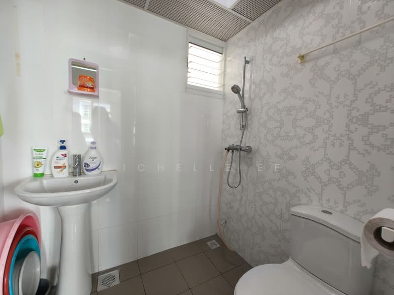 669B Edgefield Plains, 669B Edgefield Plains, Hougang / Punggol / Sengkang, 2 Bedrooms, 732 sqft, HDB Flat For Sale, by Michelle Ee, 500235109 - Bathroom - PropertyGuru.com.sg