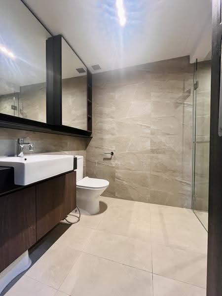 Riverfront Residences, 49 Hougang Avenue 7, Hougang / Punggol / Sengkang, 3 Bedrooms, 872 sqft, Condominium For Rent, by Jet Lee, 500235128 - Bathroom - PropertyGuru.com.sg