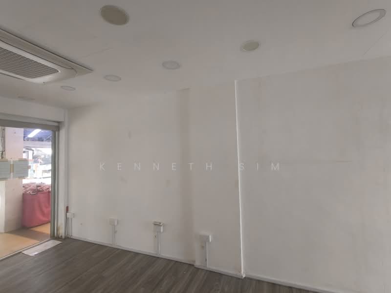 183 Toa Payoh Central, , 300 sqft, Shop / Shophouse For Rent, by KENNETH SIM, 500235131 - Interior - CommercialGuru.com.sg