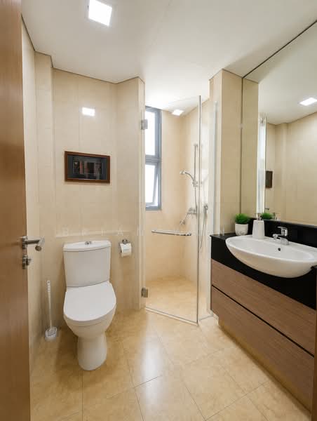 Adam Park Condominium, 27 Adam Road, 3 Bedrooms, 1,238 sqft, Condominium For Sale, by Brian Wong, 500235136 - Bathroom - PropertyGuru.com.sg