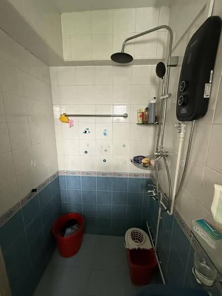 104A Edgefield Plains, 104A Edgefield Plains, 3 Bedrooms, 1,184 sqft, HDB Flat For Rent, by Ng Kang Seng, 500235137 - Bathroom - PropertyGuru.com.sg