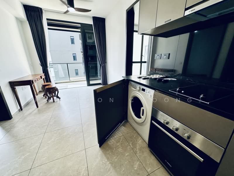 Park Colonial, 10 Woodleigh Lane, 2 Bedrooms, 635 sqft, Condominium For Rent, by Kar Loon Choong, 500235138 - Kitchen - PropertyGuru.com.sg