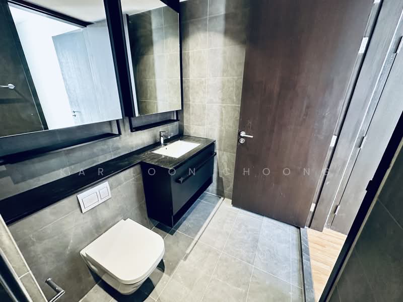 Park Colonial, 10 Woodleigh Lane, 2 Bedrooms, 635 sqft, Condominium For Rent, by Kar Loon Choong, 500235138 - Bathroom - PropertyGuru.com.sg