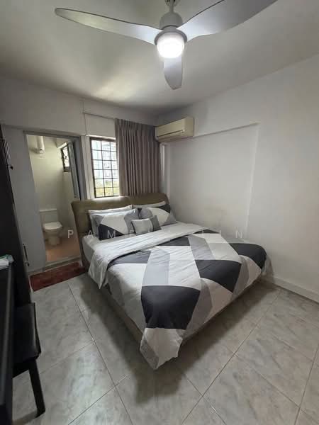 104 Bukit Purmei Road, 104 Bukit Purmei Road, 2 Bedrooms, 829 sqft, HDB Flat For Sale, by Pamela Lin, 500235149 - Current Masterbedroom - PropertyGuru.com.sg