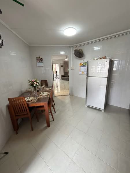 104 Bukit Purmei Road, 104 Bukit Purmei Road, 2 Bedrooms, 829 sqft, HDB Flat For Sale, by Pamela Lin, 500235149 - Current Dining Area - PropertyGuru.com.sg