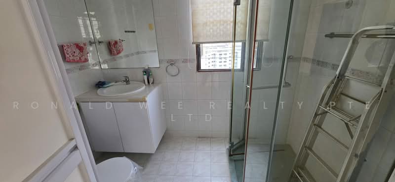 Boon Teck Towers, 41 Boon Teck Road, 3 Bedrooms, 1,658 sqft, Condominium For Sale, by RONALD, 500235163 - Bathroom - PropertyGuru.com.sg
