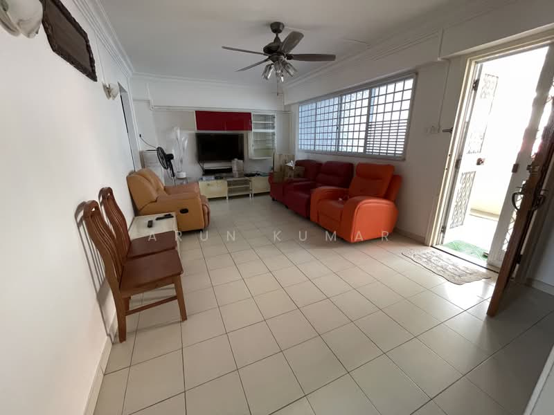 404 Yishun Avenue 6, 404 Yishun Avenue 6, 3 Bedrooms, 904 sqft, HDB Flat For Sale, by Arun Kumar, 500235181 - Living Room - PropertyGuru.com.sg