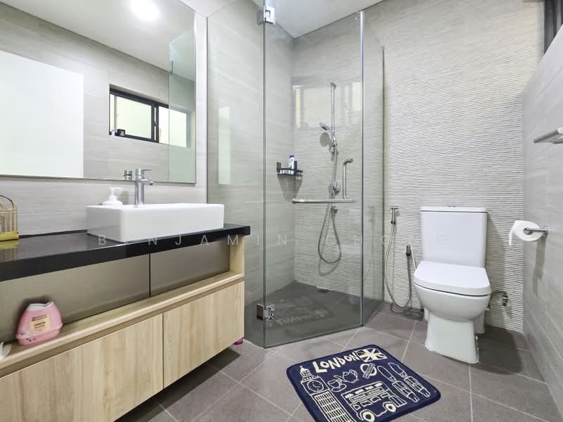 Ultra Rare! Double Volume Corner Terrace Cluster Landed, Surin Avenue, 5 Bedrooms, 4,939 sqft, Cluster House For Sale, by Benjamin Chong, 500235185 - Bathroom - PropertyGuru.com.sg