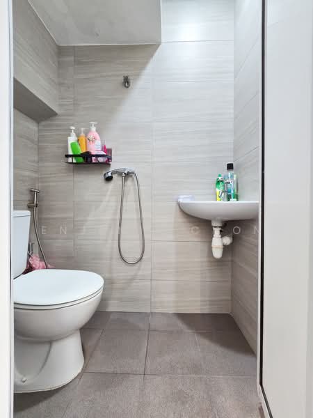 Ultra Rare! Double Volume Corner Terrace Cluster Landed, Surin Avenue, 5 Bedrooms, 4,939 sqft, Cluster House For Sale, by Benjamin Chong, 500235185 - Bathroom - PropertyGuru.com.sg