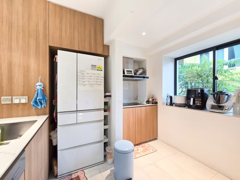 Ultra Rare! Double Volume Corner Terrace Cluster Landed, Surin Avenue, 5 Bedrooms, 4,939 sqft, Cluster House For Sale, by Benjamin Chong, 500235185 - Kitchen - PropertyGuru.com.sg