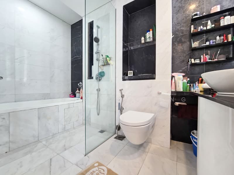 Ultra Rare! Double Volume Corner Terrace Cluster Landed, Surin Avenue, 5 Bedrooms, 4,939 sqft, Cluster House For Sale, by Benjamin Chong, 500235185 - Bathroom - PropertyGuru.com.sg