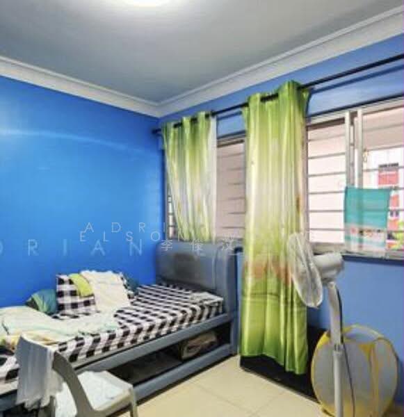 557 Jurong West Street 42, 557 Jurong West Street 42, 3 Bedrooms, 1,474 sqft, HDB Flat For Rent, by Elson Wang, 500235188 - Bedroom - PropertyGuru.com.sg
