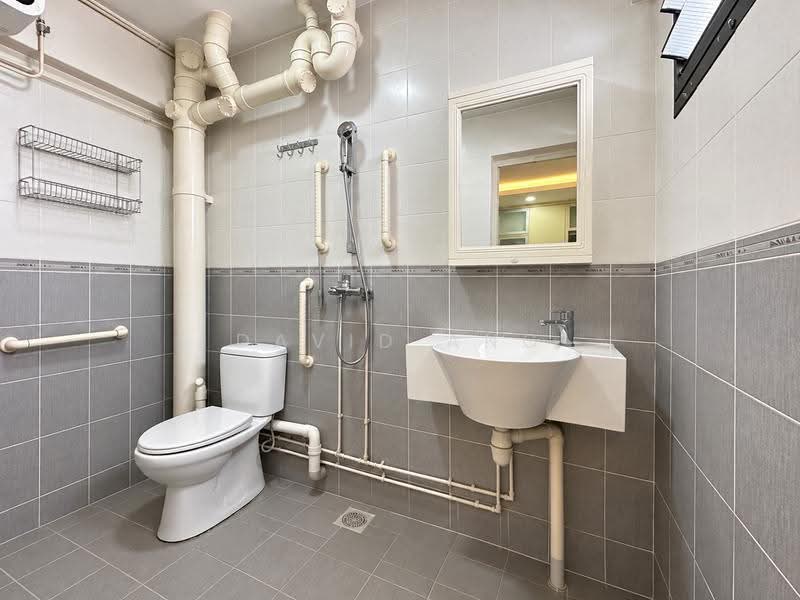 171 Bukit Batok West Avenue 8, 171 Bukit Batok West Avenue 8, Dairy Farm / Bukit Panjang / Choa Chu Kang, 3 Bedrooms, 1,442 sqft, HDB Flat For Sale, by David Ang, 500235192 - Bathroom - PropertyGuru.com.sg