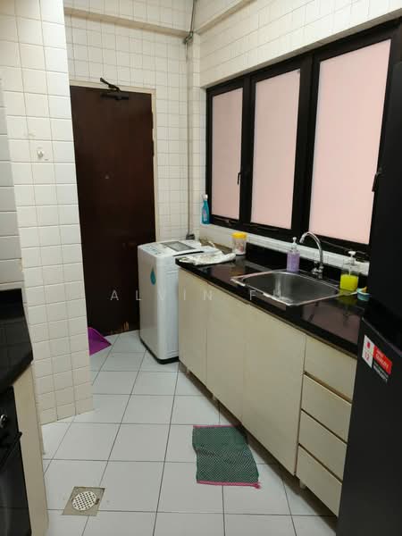 Bayshore Park, 50 Bayshore Road, 2 Bedrooms, 936 sqft, Condominium For Rent, by Alvin Fu, 500235201 - Kitchen - PropertyGuru.com.sg