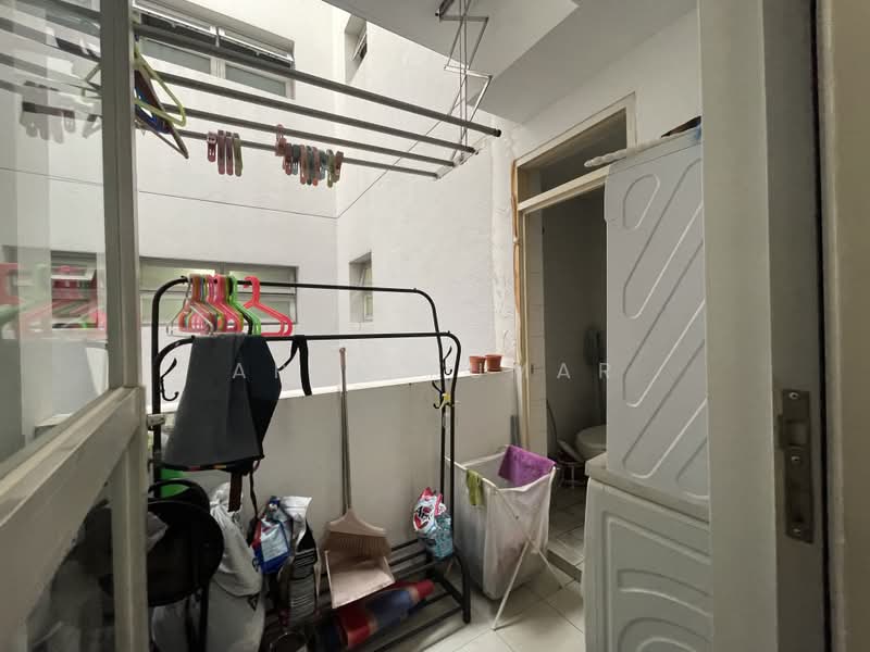 The Linear, 880 Upper Bukit Timah Road, 3 Bedrooms, 1,281 sqft, Apartment For Rent, by Arun Kumar, 500235208 - Balcony - PropertyGuru.com.sg